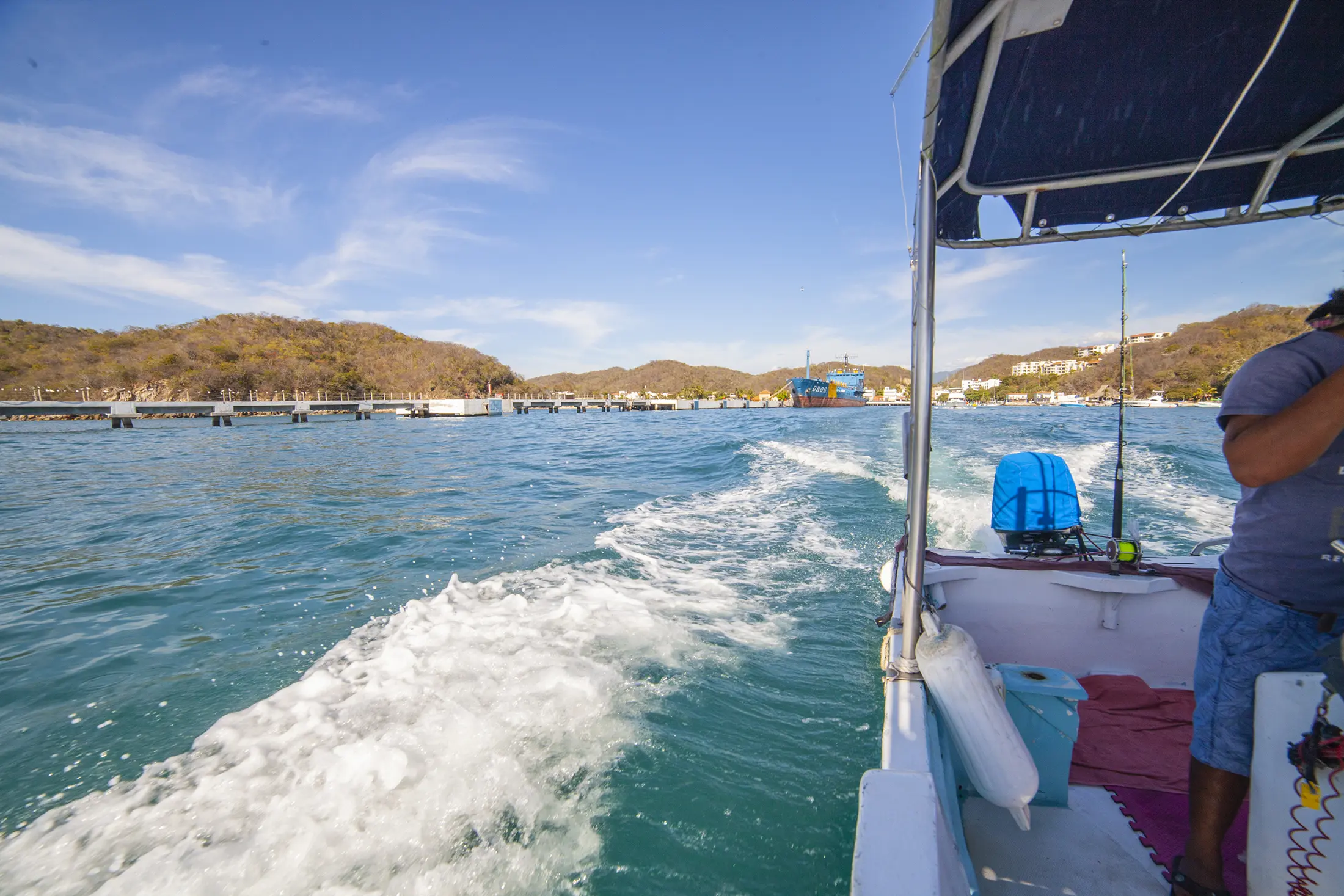 Boat tour through the bays of Huatulco