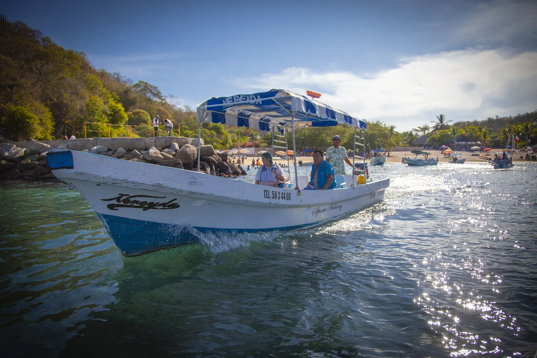 Tours in Huatulco: bays and waterfalls