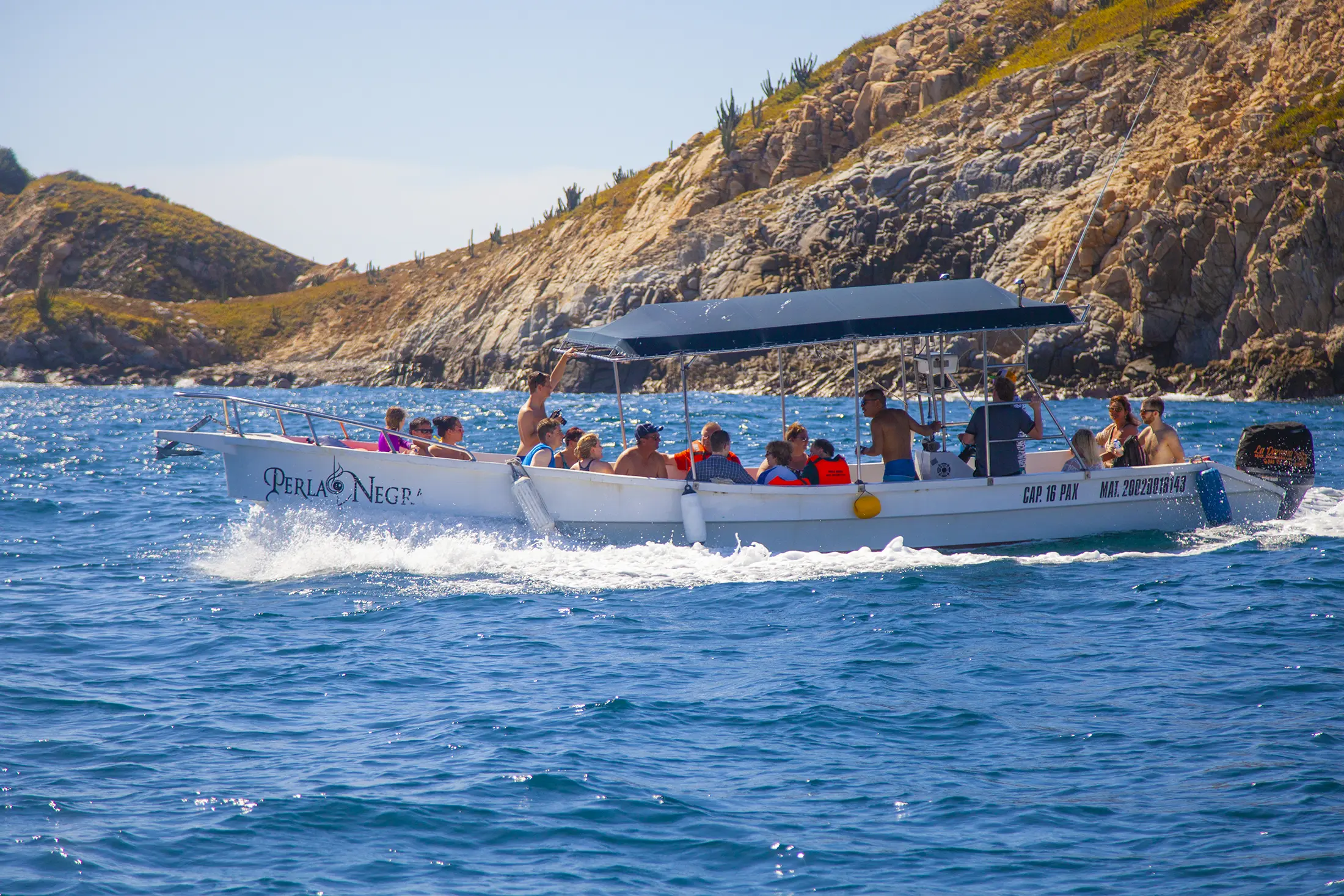 Huatulco Bays: places, nature and pristine beaches
