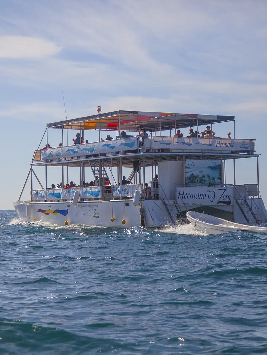 Water activities in the bays of Huatulco